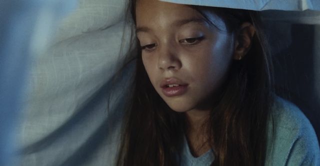 Dos alumnas de Lorquí y Cieza protagonizan el spot navideño de una conocida firma de turrones a favor de las abejas - 1, Foto 1