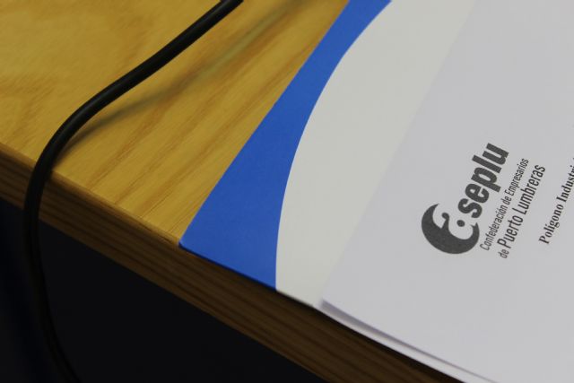 El Ayuntamiento y la Confederación de Empresarios de Puerto Lumbreras (ASEPLU) se reúnen de cara a la programación de Navidad en el municipio - 1, Foto 1