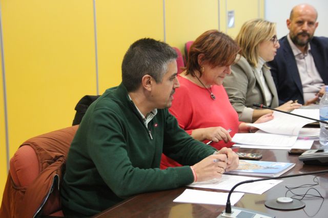 MC: El Gobierno se compromete a explicar por escrito por qué las obras de Hidrogea que anuncia N. Arroyo se adjudican ´a dedo´ - 2, Foto 2