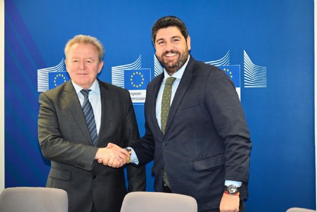 López Miras ofrece al comisario europeo de Agricultura la experiencia y la tecnología de la Región en reutilización del agua - 1, Foto 1
