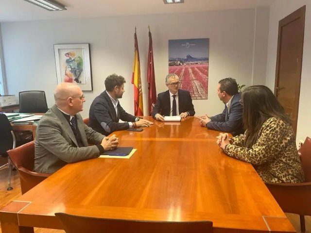 El alcalde de Mula demanda al consejero de Salud más personal en el centro de salud - 1, Foto 1