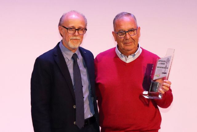 La asociación Cotifolk, galardonada con el Torreño del Año en la gala del 30° aniversario de la radio municipal Onda 92 - 1, Foto 1