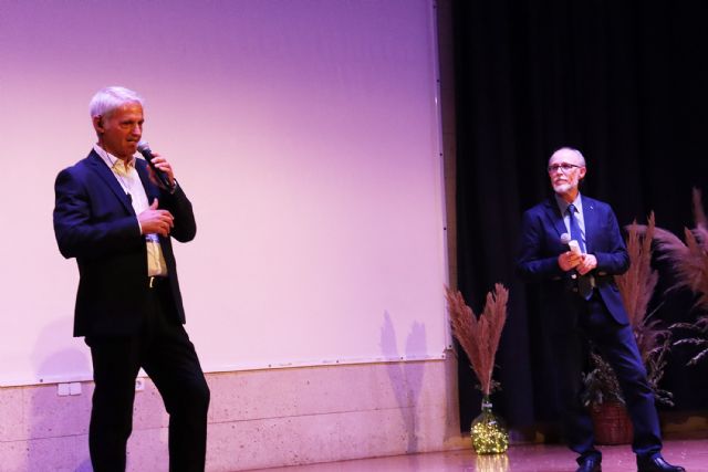 La asociación Cotifolk, galardonada con el Torreño del Año en la gala del 30° aniversario de la radio municipal Onda 92 - 3, Foto 3