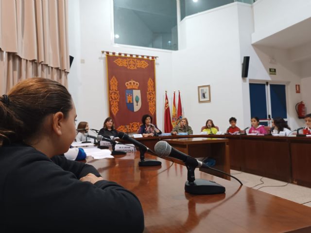 Los alumnos de los colegios de Puerto Lumbreras celebran Plenos Infantiles en el Ayuntamiento con motivo del Día de la Constitución Española - 1, Foto 1