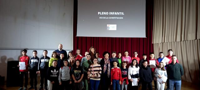 Los alumnos de los colegios de Puerto Lumbreras celebran Plenos Infantiles en el Ayuntamiento con motivo del Día de la Constitución Española - 2, Foto 2