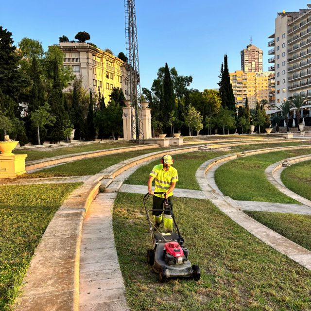 Benidorm avanza hacia una ciudad más verde y sostenible con el nuevo servicio de mantenimiento de zonas verdes - 1, Foto 1
