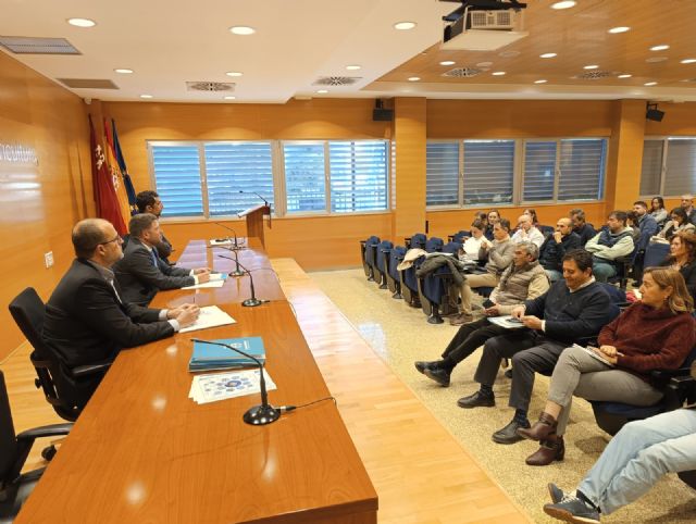 El Ejecutivo regional revisa los protocolos de coordinación con empresas y veterinarios ante los casos de peste porcina africana - 1, Foto 1