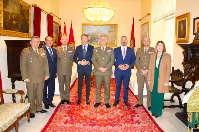El jefe del MADOC visita Lorca y plantea celebrar una jura de bandera civil en 2026 - 3, Foto 3
