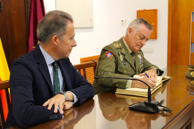 El jefe del MADOC visita Lorca y plantea celebrar una jura de bandera civil en 2026 - 5, Foto 5