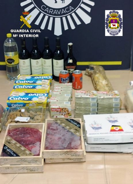 La Guardia Civil detiene a dos experimentados delincuentes por ocho hurtos en supermercados de la comarca del Noroeste - 1, Foto 1