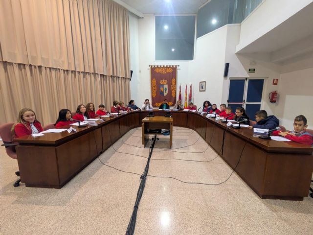 Los niños y niñas de Puerto Lumbreras se convierten en concejales por un día para conmemorar el Día de la Constitución - 2, Foto 2