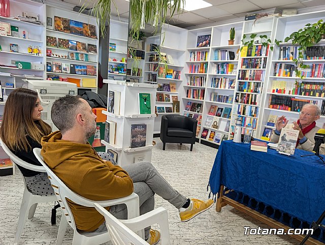 Murcia-nidades: Escritos de agitación se presenta en Librería Faro con una defensa del activismo y del pensamiento crítico, Foto 9