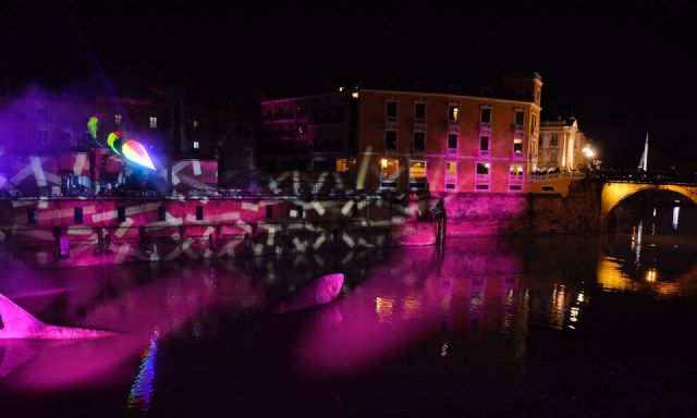 La luz, la música y el agua se rinden al río en un espectáculo organizado por el Ayuntamiento de Murcia - 2, Foto 2