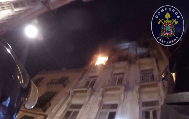 Ocho personas desalojadas en un incendio en la Plaza de San Francisco - 1, Foto 1