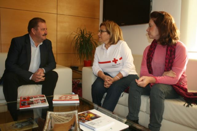 Responsables regionales de Cruz Roja Española en la Región trabajan para restablecer el funcionamiento de la Asamblea Local en Totana, Foto 2