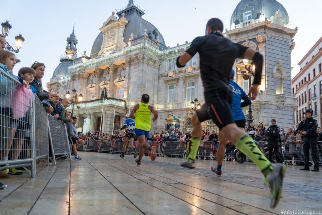 2.200 atletas despidieron el año corriendo en la San Silvestre de Cartagena - 1, Foto 1