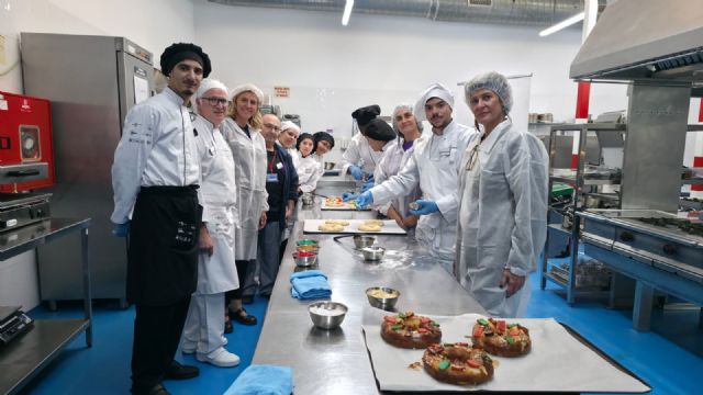 Un taller infantil permitirá a los más peque&ntilde;os decorar y rellenar sus propios roscones de Reyes - 2, Foto 2
