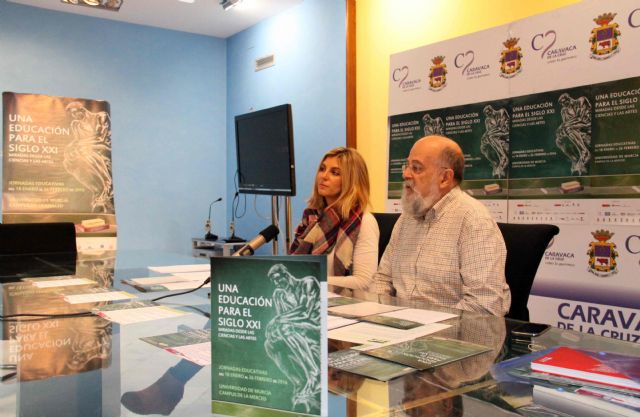 Tres charlas y un concierto se celebran en Caravaca dentro de las jornadas 'Una educación para el siglo XXI' - 1, Foto 1