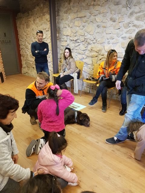 La Unidad Canina de Protección Civil participa en unas jornadas de terapia para niños - 2, Foto 2