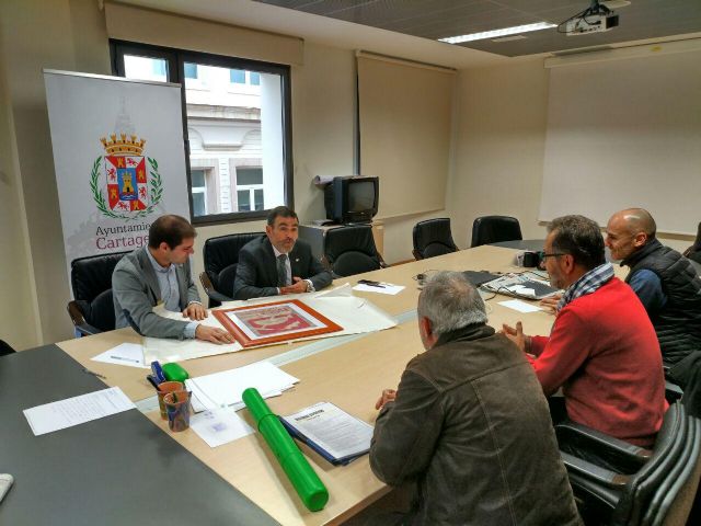 El alcalde y el concejal de Deportes atienden las necesidades del Centro Excursionista - 1, Foto 1