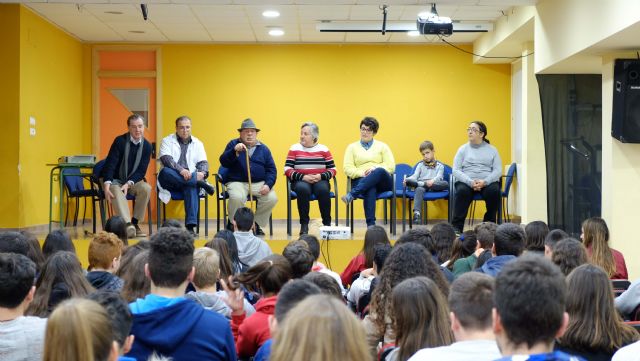 El proyecto de sensibilización Escuela Amiga pretende humanizar y desestigmatizar la situación de las personas sin hogar - 1, Foto 1