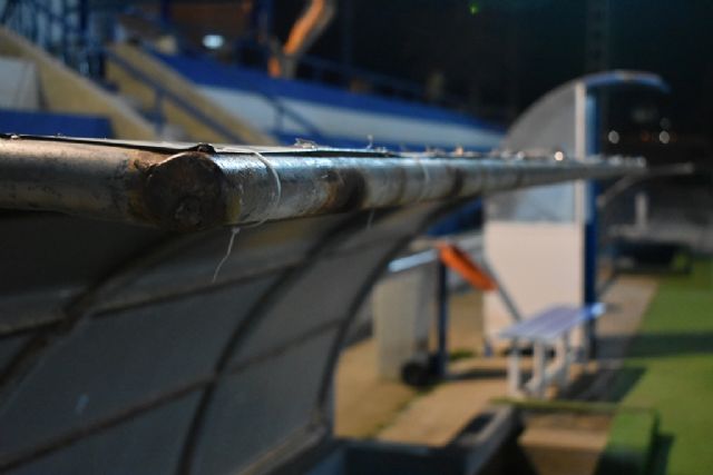 El PSOE vuelve a denunciar el lamentable estado de las instalaciones deportivas de Los Tollos - 3, Foto 3