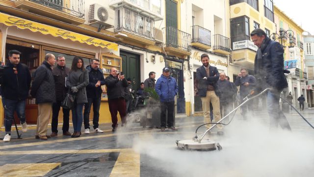 El Ayuntamiento implementa la maquinaria de Limusa con nuevos mecanismos de limpieza especialmente diseñados para el tratamiento integral de zonas comerciales y peatonales - 2, Foto 2