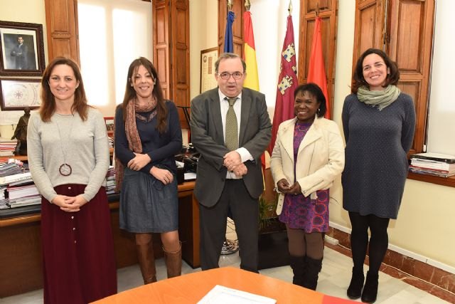 UMU y la Asociación de Solidaridad con el Inmigrante colaborarán en actividades de voluntariado - 1, Foto 1