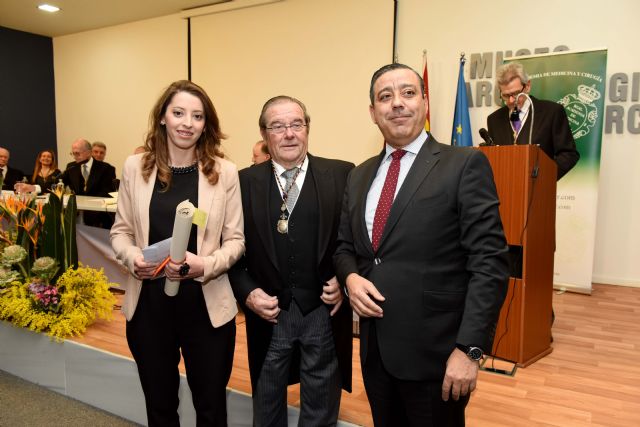 El Colegio de Dentistas de Murcia premia la tesis doctoral de la colegiada María Lorca Larrosa - 1, Foto 1