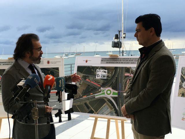 El consejero de Fomento, Pedro Rivera y el alcalde José Miguel Luengo presentan tres actuaciones de mejora de carreteras en San Javier con una inversión de 4,2 millones de euros - 1, Foto 1