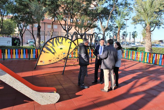 El Ayuntamiento remodela los juegos infantiles del jardín de La Salud tras los actos vandálicos sufridos - 2, Foto 2