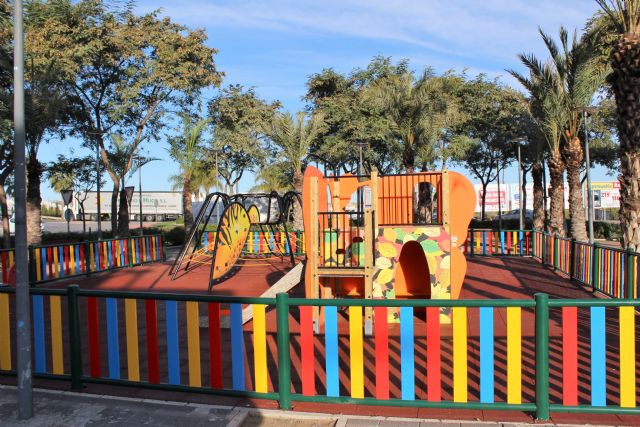 El Ayuntamiento remodela los juegos infantiles del jardín de La Salud tras los actos vandálicos sufridos - 3, Foto 3