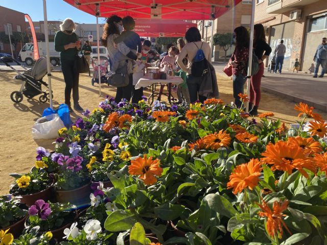 El Ayuntamiento realiza una mejora integral de las zonas infantiles del Infante - 3, Foto 3
