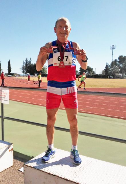 El atleta torreño Ángel Salinas amplía su palmarés con tres oros en el regional máster - 2, Foto 2
