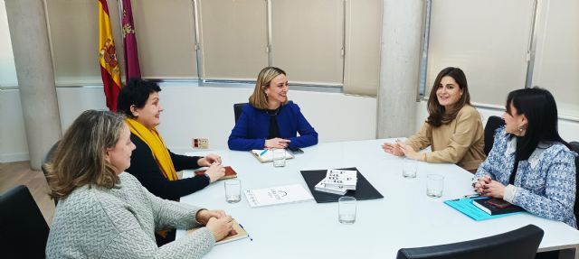 Política Social ultima las ayudas para ucranianos que están en la Región a causa de la guerra - 1, Foto 1