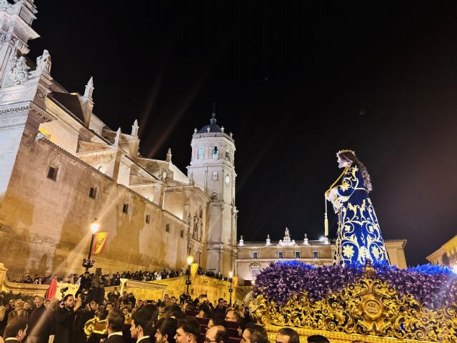 Cientos de lorquinos acompañan al Santísimo Cristo del Rescate - 3, Foto 3
