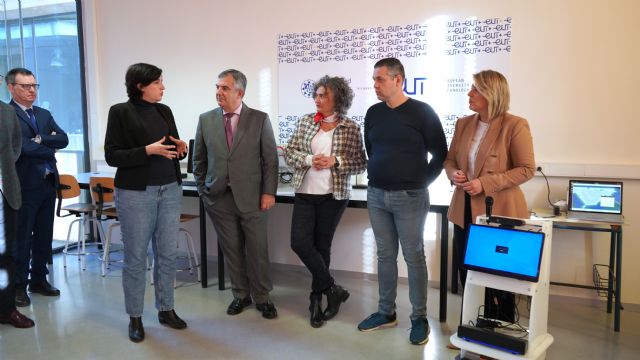 Desarrollan un robot asistente para ayudar a personas mayores a realizar ejercicios de estimulación y prevenir caídas - 2, Foto 2