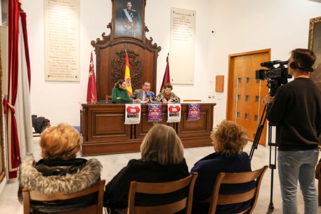 La Asociación de Amas de Casa, consumidores y Usuarios presentan sus actividades con motivo de las festividades de San Valentín y Carnaval - 2, Foto 2