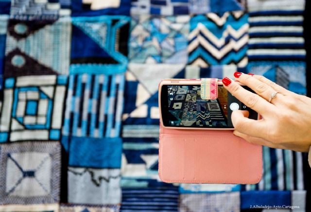 El Luzzy se suma a la defensa de los derechos de las mujeres a través del tapiz Lágrimas Negras - 1, Foto 1