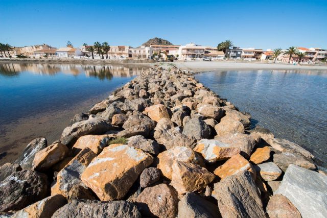 Empiezan a retirar los espigones de Los Urrutias, gracias a la presión ciudadana - 3, Foto 3