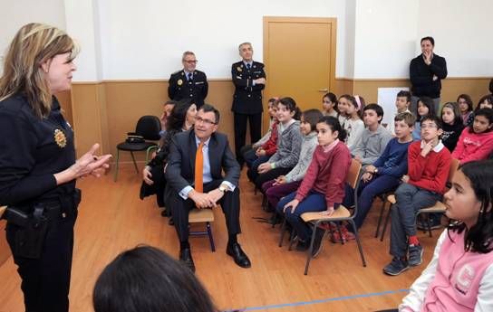 El Ayuntamiento lanza la campaña escolar ´Navega seguro´ para concienciar sobre el buen uso de las redes sociales entre los niños - 3, Foto 3