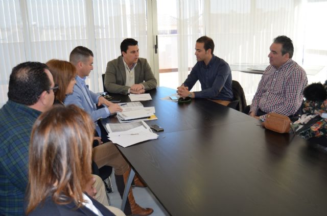 El alcalde reúne al sector hostelero de La Manga para abordar los detalles de la regulación del turismo de bodas - 2, Foto 2