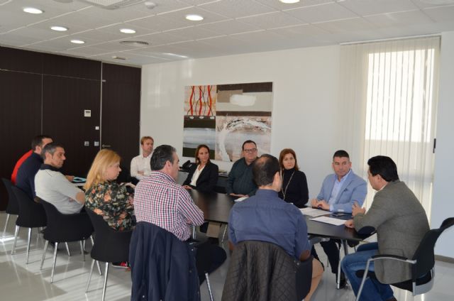 El alcalde reúne al sector hostelero de La Manga para abordar los detalles de la regulación del turismo de bodas - 3, Foto 3
