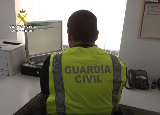 La Guardia Civil esclarece la sustracción de 900 euros extraviados en una sucursal bancaria por una cliente - 1, Foto 1