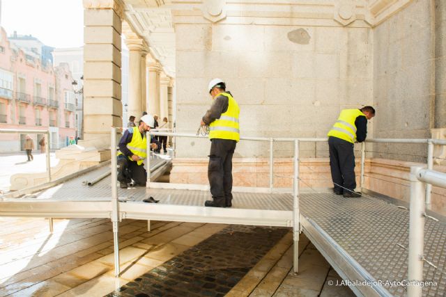 El acto del Besapie del Cristo de Medinaceli contara con la rampa desmontable del Palacio Consistorial - 1, Foto 1