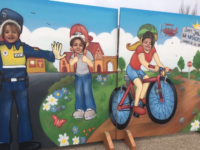 Alumnos del CEIP El Recuerdo  practican la Seguridad Vial con la ayuda de la Policía Local - 3, Foto 3
