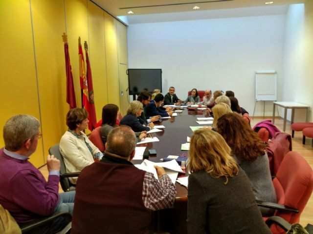 Hacienda preside la Comision de Seguimiento del Plan Estrategico de Subvenciones con miembros de todos los partidos politicos y tecnicos municipales - 1, Foto 1