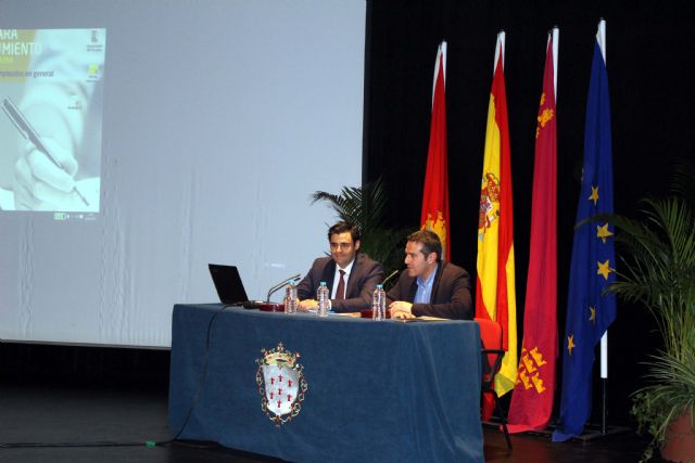 Más de 400 personas llenaron el Centro Cultural Infanta Elena en el Foro de Empleo y Emprendimiento, organizado por el Ayuntamiento de Alcantarilla, a través de la Agencia de Desarrollo Local - 1, Foto 1