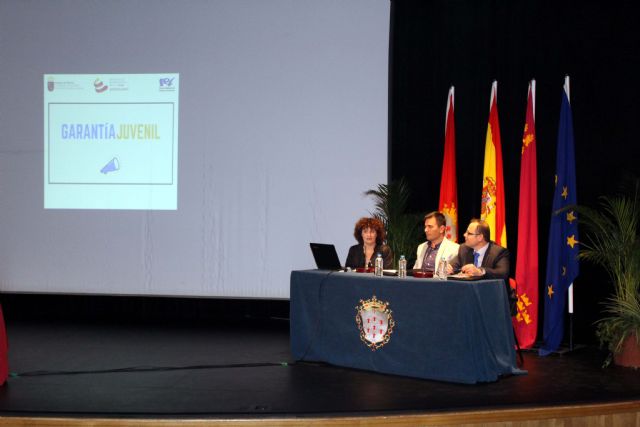 Más de 400 personas llenaron el Centro Cultural Infanta Elena en el Foro de Empleo y Emprendimiento, organizado por el Ayuntamiento de Alcantarilla, a través de la Agencia de Desarrollo Local - 3, Foto 3