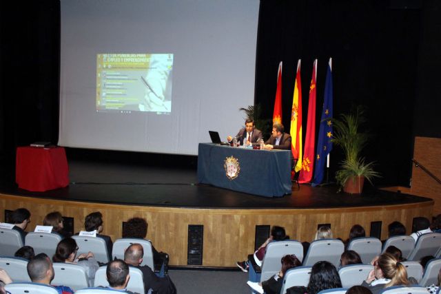 Más de 400 personas llenaron el Centro Cultural Infanta Elena en el Foro de Empleo y Emprendimiento, organizado por el Ayuntamiento de Alcantarilla, a través de la Agencia de Desarrollo Local - 4, Foto 4